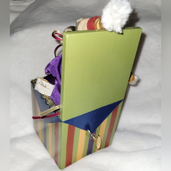 Kleski, Wayne. M. Monkey Music Box - Picture 3 of 6